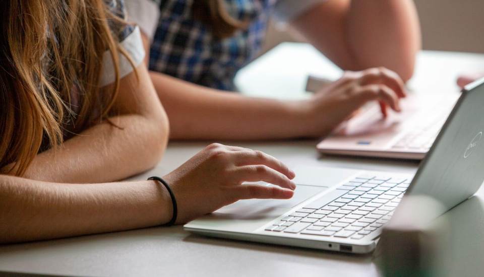 Hands on computers web